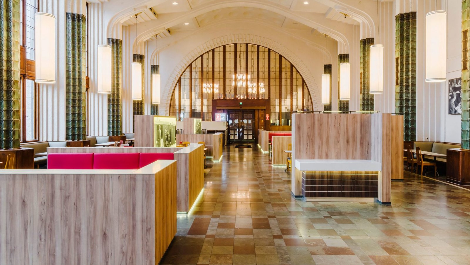 Burger_King_Restaurant_Helsinki_GI_Project-6